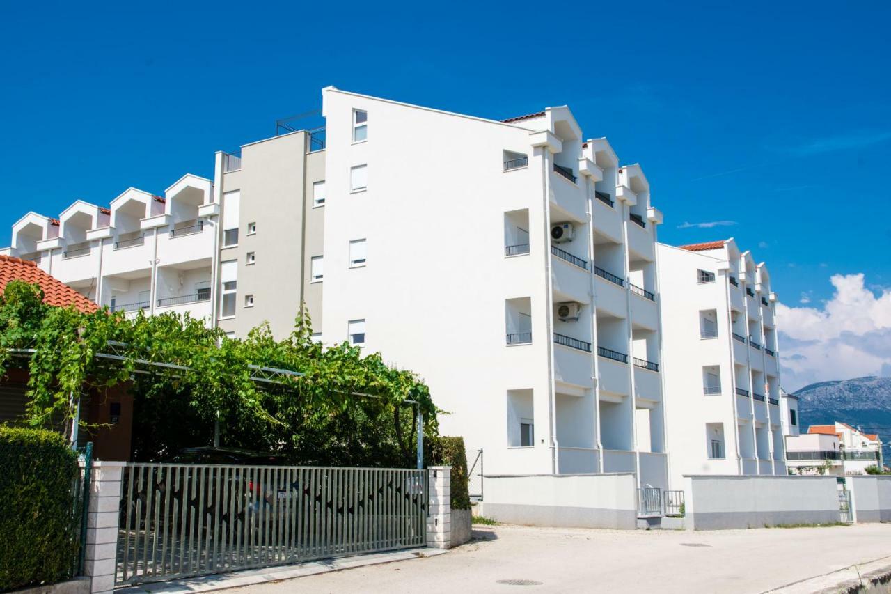 Apartment Quarko Kastela Exterior photo
